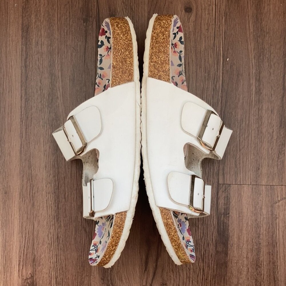 Sandals - Picture 4 of 9
